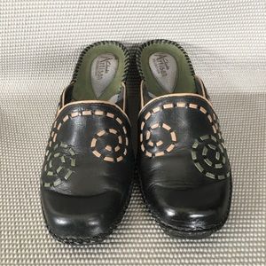 Clarks Artisan Stitched Leather SlipOn Mules Women’s 8.5